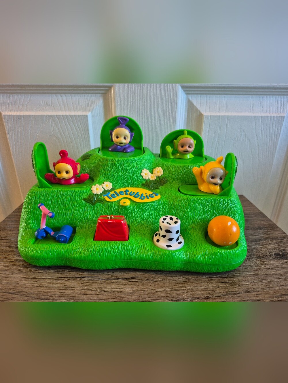 Vintage 90s Teletubbies Surprise Magic Hill Pop-Up Toy